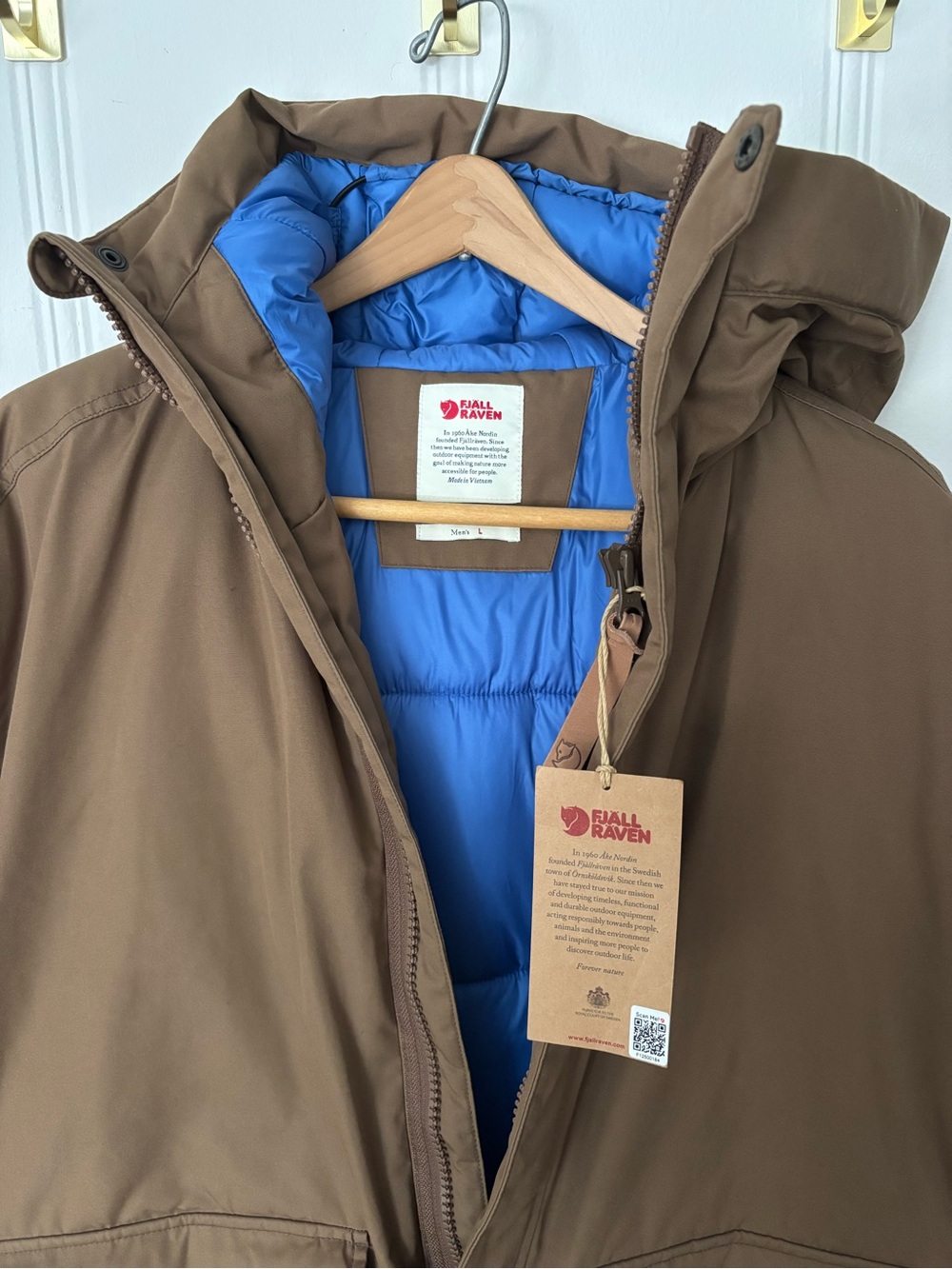 Fjallraven Men's Tan Ovik padded Jacket with Blue Lining - Picture 3 of 12